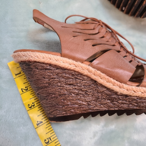 Patrizia Leather Gladiator Wedge Sandals Size 7 - Picture 5 of 8